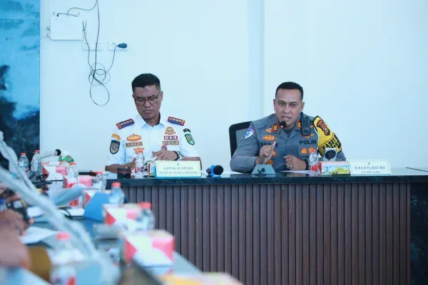Truk ODOL Masuk Jalan Kampung