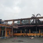Kantor Disnakertrans Riau Dilalap Api
