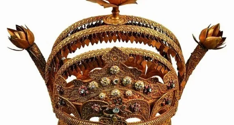 Mahkota Kesultanan Siak Dipamerkan