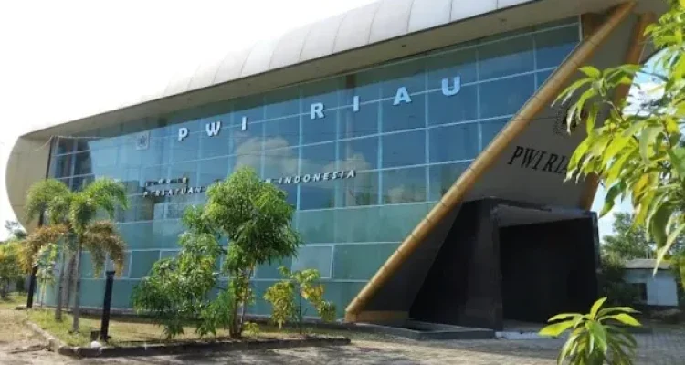 PWI Riau di Bawah Raja Isyam Tegaskan Tidak Akui Perekrutan Anggota oleh Pihak Plt Ketua