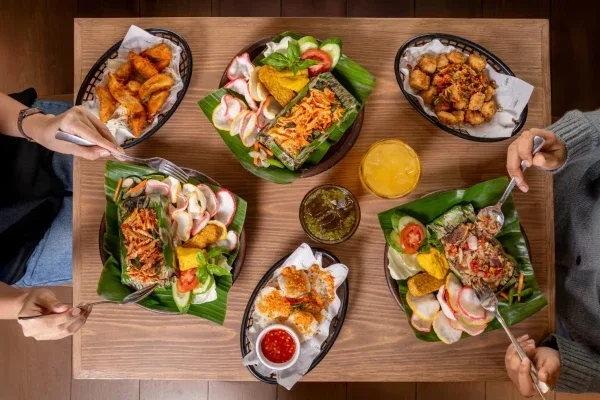 Nasi Goreng Bakar, Menu Unik yang Lagi Hits di The People’s Cafe