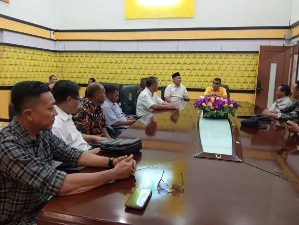 Jalan Rusak di Inhu, FPAN Temui Wakil Ketua DPRD Riau
