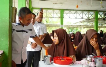 Gubernur Riau Evaluasi Rutin Program MBG