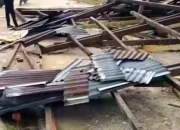 Puting Beliung Terjang Pasar Jalur 5 Dayun, Warga Panik Saat Atap Berterbangan