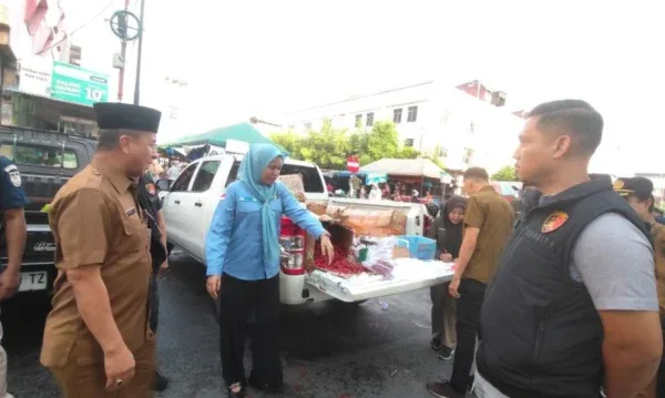 Pemprov Riau Gencar Tekan Inflasi: Operasi Pasar Cabai Merah Digelar