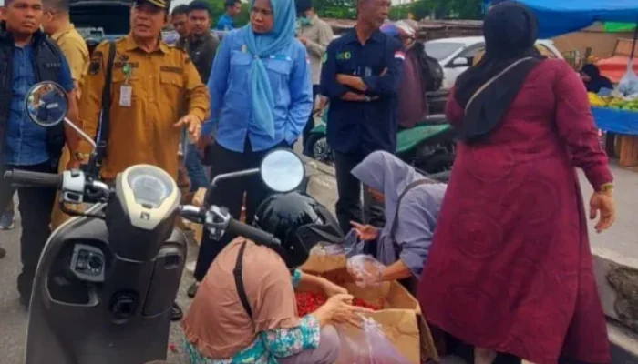 Pemprov Riau Gelar Operasi Pasar Murah Tekan Harga Cabai Merah
