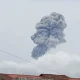 Gunung Marapi Kembali Erupsi, Abu Vulkanik Capai 1,5 Kilometer di Langit Sumbar