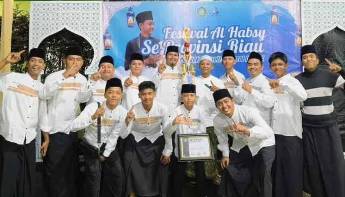 Festival Hadroh Provinsi Riau 2025, Al Hijrah Kampung Mengkapan Raih Juara 1 Putra Secara Swadaya Mandiri