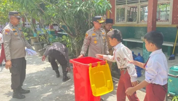 Polsek Kandis Tanamkan Kepedulian Lingkungan ke Pelajar Lewat Program Green Policing