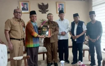 Gubernur Riau Terima Naskah Akademik Daerah Istimewa