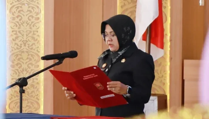 Bupati Siak Lantik Lima Pejabat Baru, Ingatkan: Loyalitas Tertinggi Adalah untuk Rakyat