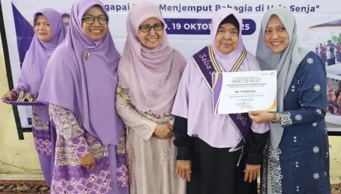 Pemkab Bengkalis Apresiasi Semangat Belajar Wisudawati Sekolah Lansia Muslimah