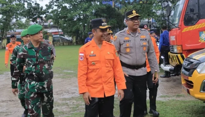Pemkab Kampar Siaga Banjir di Tengah Hujan Deras, Bupati Ahmad Yuzar: Tak Ada Lagi Warga yang Tak Siap!