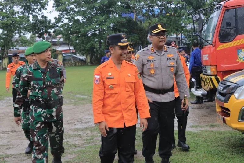 Pemkab Kampar Siaga Banjir di Tengah Hujan Deras, Bupati Ahmad Yuzar: Tak Ada Lagi Warga yang Tak Siap!