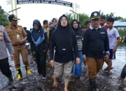 Bupati Siak Afni Zulkifli Tinjau Lokasi Banjir di Koto Gasib