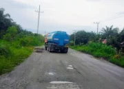 Jalan Rusak Parah di Siak dan Bengkalis Ancam Keselamatan Warga