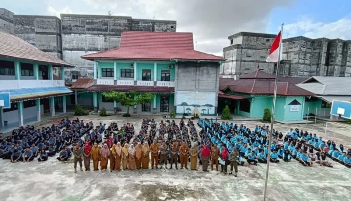 Menertibkan dengan Kasih, Satpol PP Genggam Hati Pelajar di Bengkalis