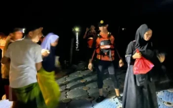 Kapal Kempang Tujuan Selat Panjang Mati Mesin