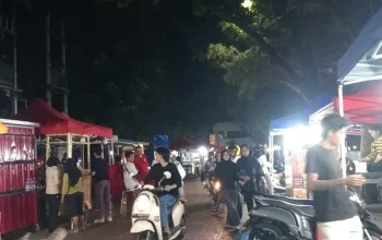 Suasana Romantis di Kawasan Kuliner Cut Nyak Dien Pekanbaru pada Malam Minggu