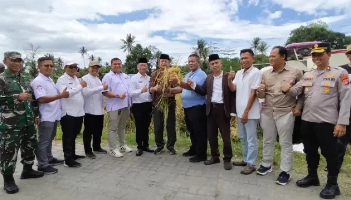Petani dan Yayasan Bhakti Bela Negara: Revolusi Pertanian Banten Menuai Hasil Nyata