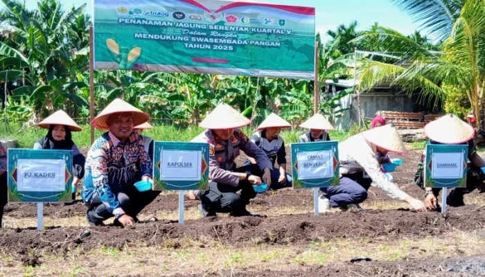 Desa Senggoro Tanam Harapan: Kolaborasi Polisi dan Warga Wujudkan Swasembada Pangan