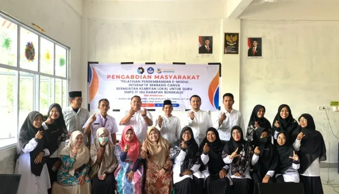 Dosen Polbeng Latih Guru SMPS IT Ibu Harapan Ciptakan E-Modul Bernuansa Lokal