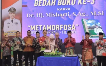 Peluncuran Buku Metamorfosa Warnai Malam Literasi Kampar