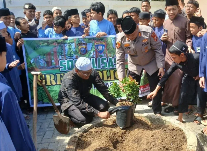 Makna Sebuah Tunas: Santri Diajarkan Peduli Alam dan Kelestarian Bumi