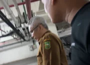 KPK Geledah Kantor Dinas PUPR Riau, Kepala Dinas Ikut Dibawa Usai Pemeriksaan