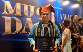 Juwandi, Dosen IAIN dan Ketua Desa Wisata Bukit Batu, Raih Muda30 Award 2025 di Jakarta