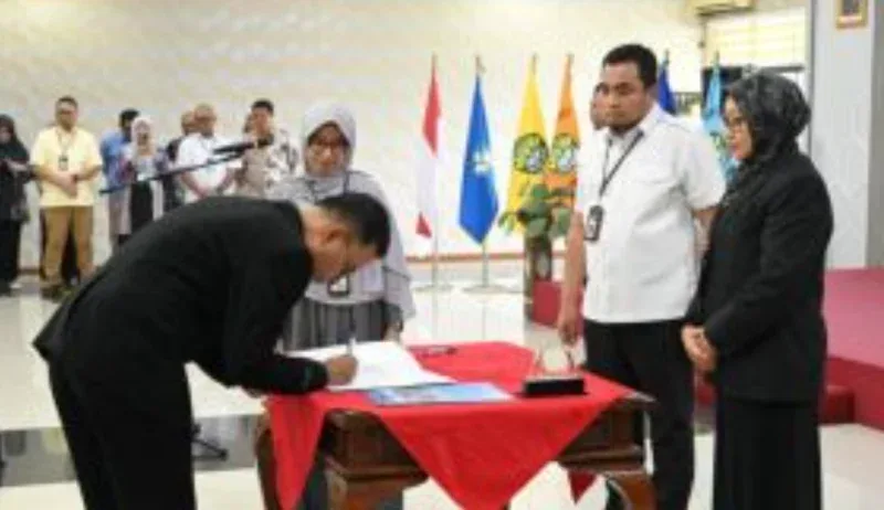 Rektor UNRI Lantik Pejabat Baru, Dorong Kolaborasi dan Inovasi Menuju Kampus Unggul