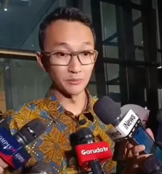 KPK Tetapkan Tersangka Kasus OTT Gubernur Riau, Uang Rp1,6 Miliar Disita