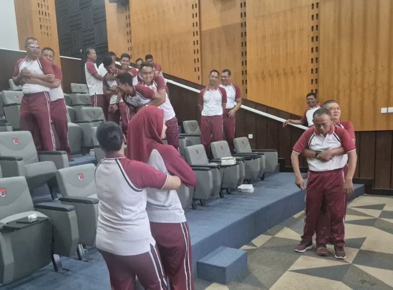 Polri Latih Personel Jadi Polisi Penolong Lewat Pelatihan Pertolongan Pertama Gawat Darurat 2025