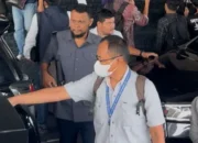 KPK Bawa Koper Dokumen Usai Geledah Kantor Gubernur Riau, Sekdaprov Ikut Diperiksa