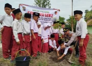 Tanam 45 Pohon di MI Darul Muhajirin, Siswa Didorong Jadi Generasi Peduli Lingkungan