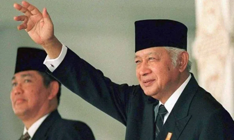 Soeharto Dinilai Layak Jadi Pahlawan Nasional, Fadli Zon: Prosesnya Ketat dan Transparan