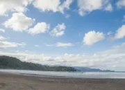 Pantai Air Manis, Pesona Legenda Malin Kundang di Ujung Kota Padang