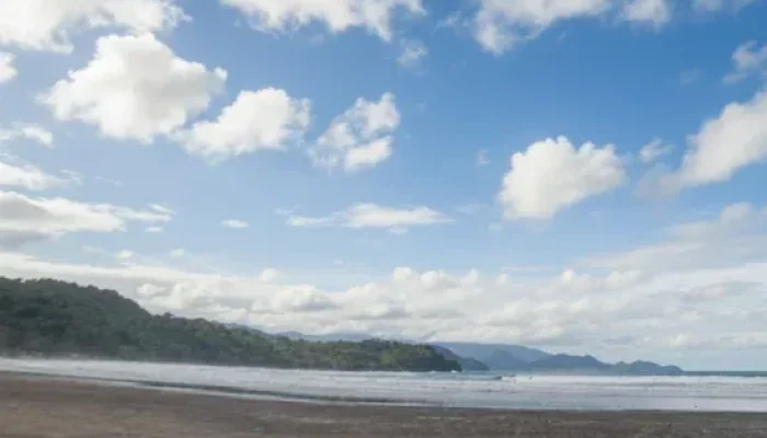Pantai Air Manis, Pesona Legenda Malin Kundang di Ujung Kota Padang