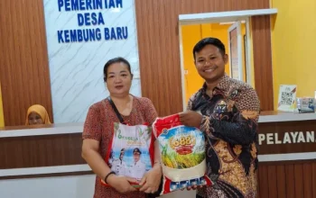 Sentuhan Kepedulian: Pemdes Kembung Baru Salurkan Sembako untuk Warga