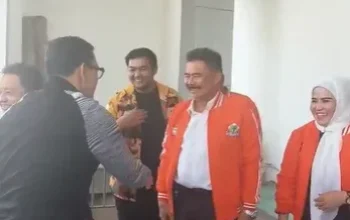 Perkuat Konsolidasi Kader, Ketua Umum Kosgoro 1957 Dr. Dave Laksono Sambangi Riau