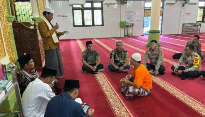 Tahanan di Polres Kampar Mantap Masuk Islam, Suasana Syahadat Penuh Haru