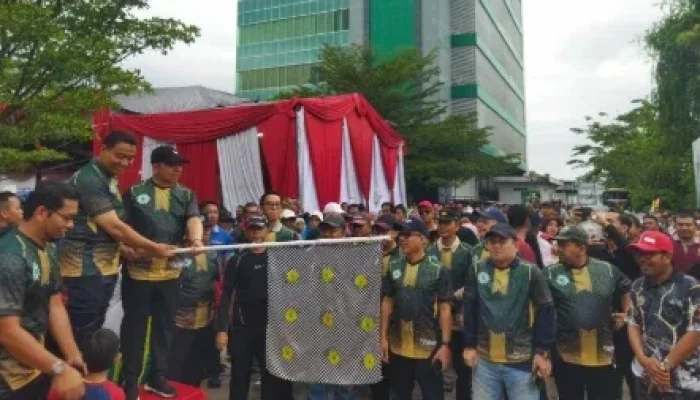 Ribuan Warga Meriahkan Jalan Sehat Milad ke-113 Muhammadiyah di Kampus Umri