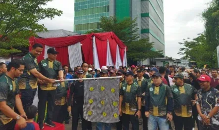 Ribuan Warga Meriahkan Jalan Sehat Milad ke-113 Muhammadiyah di Kampus Umri