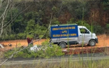 Ginda Burnama Pergoki Truk Sampah Buang Limbah Sembarangan di Tenayan Raya