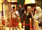 Susur Sejarah Siak 2025: Jelajah Warisan Kesultanan Hingga Makan Beghanyut di Sungai Siak