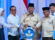 Prabowo Luncurkan Program Digitalisasi Pembelajaran, 173 Ribu Panel Digital Sudah Masuk Sekolah