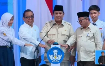 Prabowo Luncurkan Program Digitalisasi Pembelajaran, 173 Ribu Panel Digital Sudah Masuk Sekolah