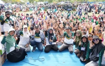 Di Balik Jalan Santai HUT PGRI, Bupati Afni Sampaikan Sinyal Soal Pendidikan, UMKM, dan Tata Kelola Daerah