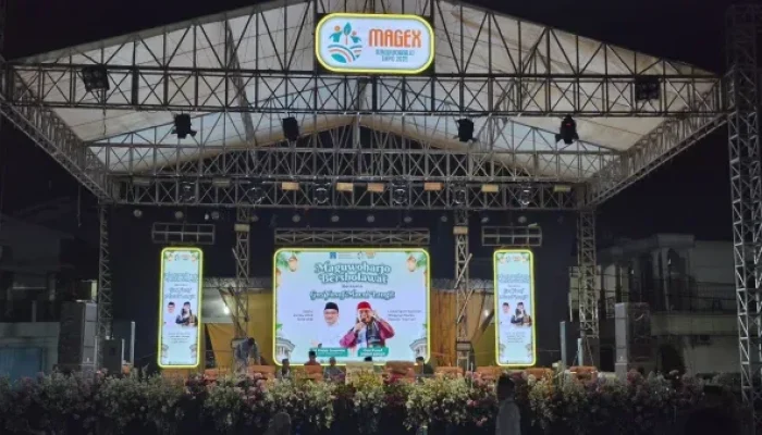 Lantunan Sholawat Gus Yusuf Mengakhiri Maguwoharjo Expo 2025 dengan Keberkahan