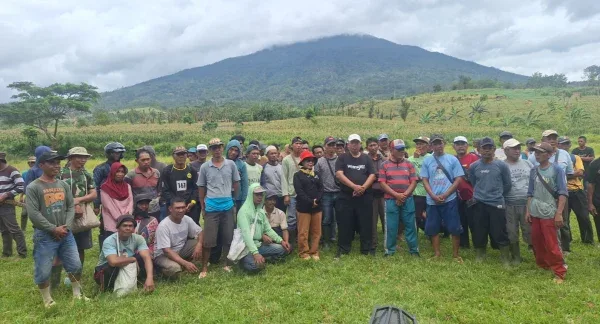 Masyarakat Adat Buay Nyata Pasang Patok Batas di Lahan Eks HGU untuk Cegah Konflik